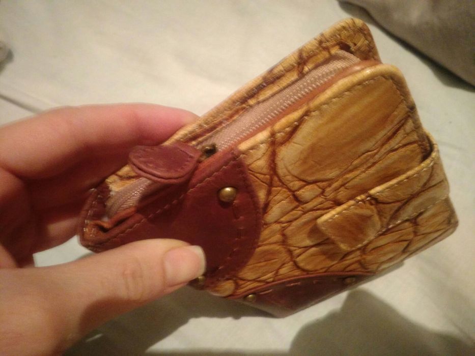 Продавам чисто нов портфейл