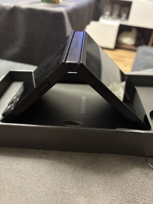 Samsung Galaxy Z Flip7 FE