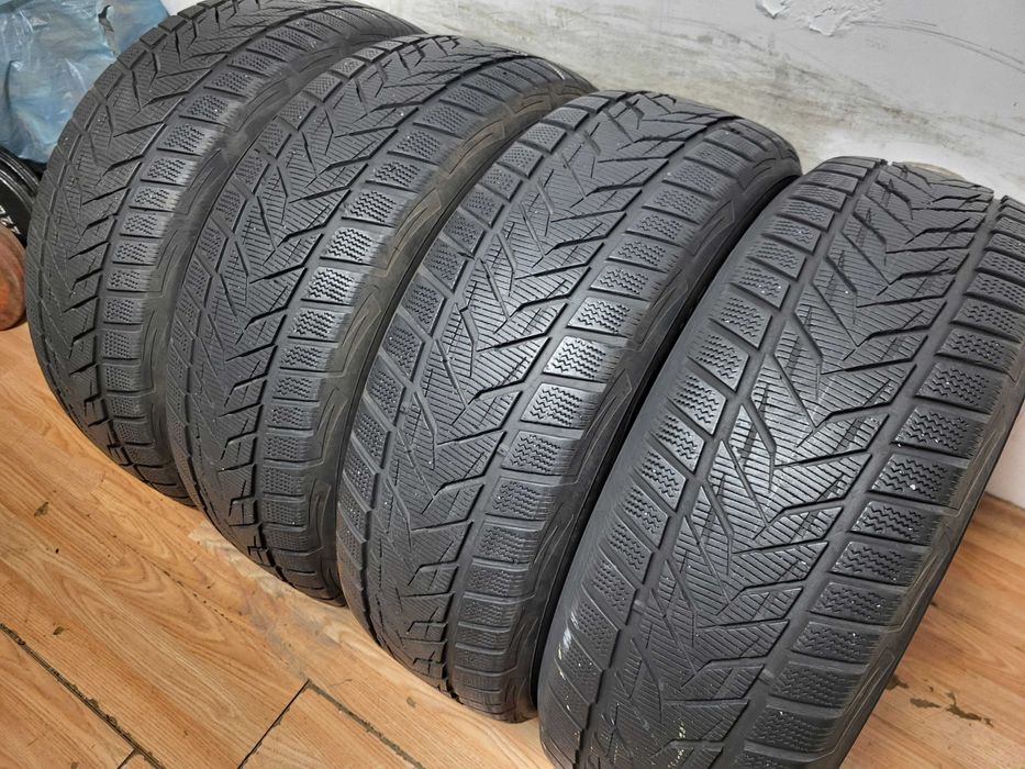235/55/19 Vredestein / зимни гуми