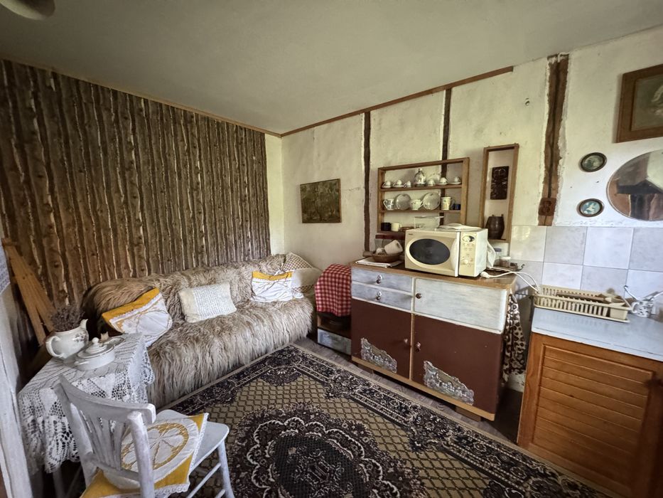 Продава къща в с. Долно Сахране, общ. Павел баня