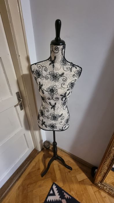 Manechin croitorie cu stativ din lemn masiv