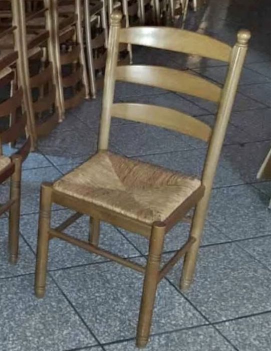 Scaune din lemn masiv cu sezut de ratan