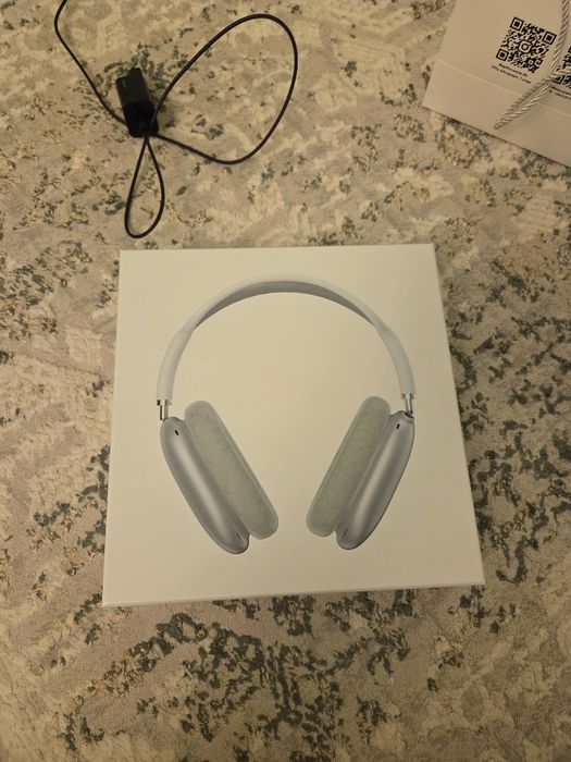 AirPods Max наушники