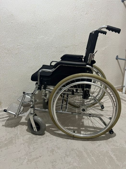 Инвалидная коляска