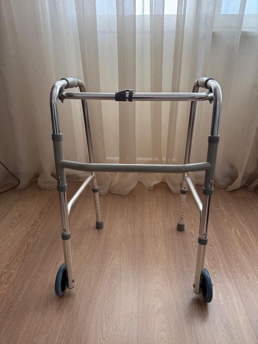 Продается медицинский ходунок