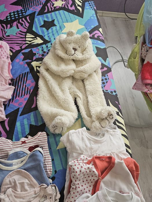 Голям лот дрешки за новородено момиченце + подарък!