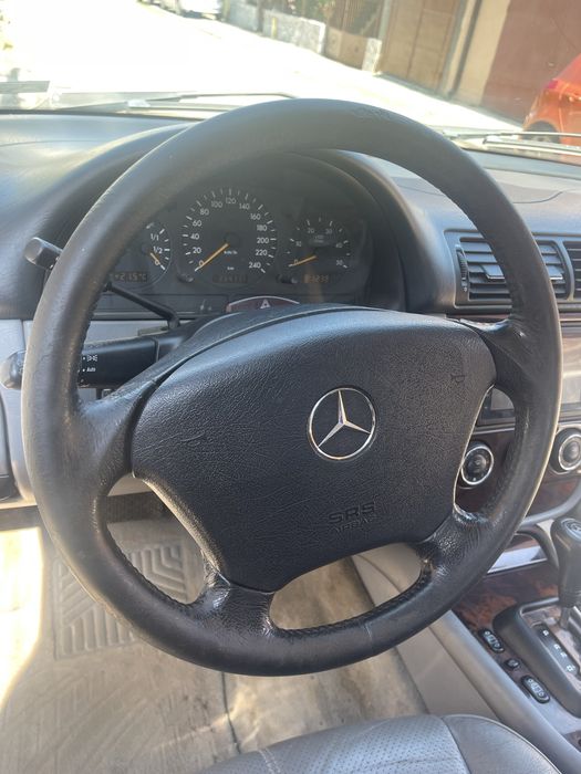 Мерцедес ML 270 facelift 2004 г за повече инф пишете или позвънете !!