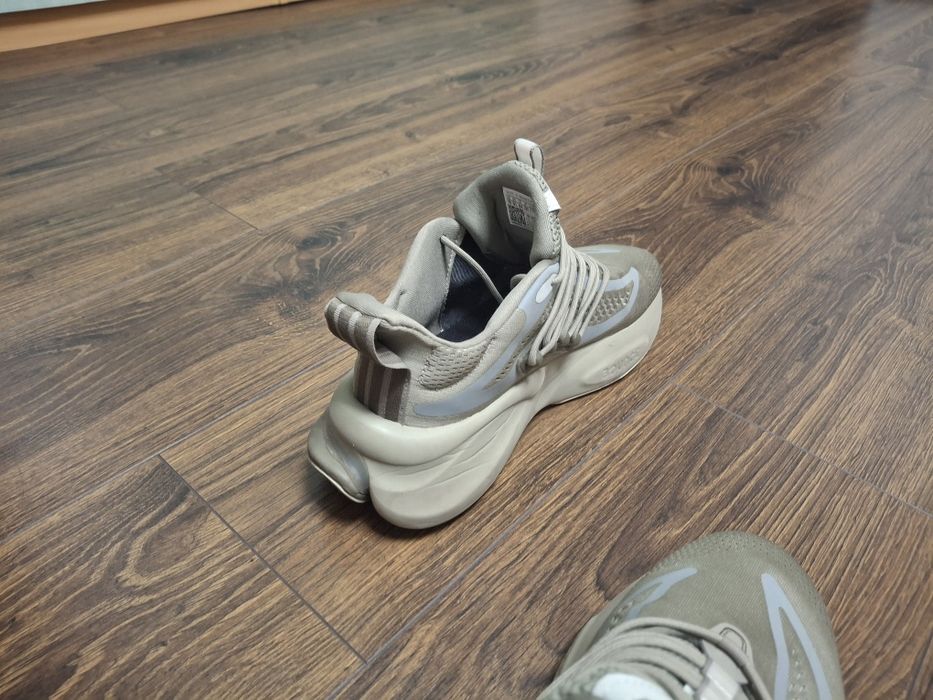 Adidas Alphaboost