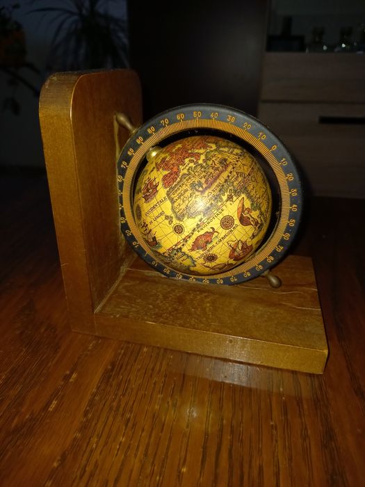 Глобус античен...