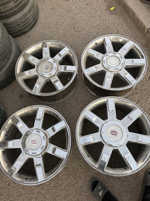 Продаю диски комплект Cadillac Escalade