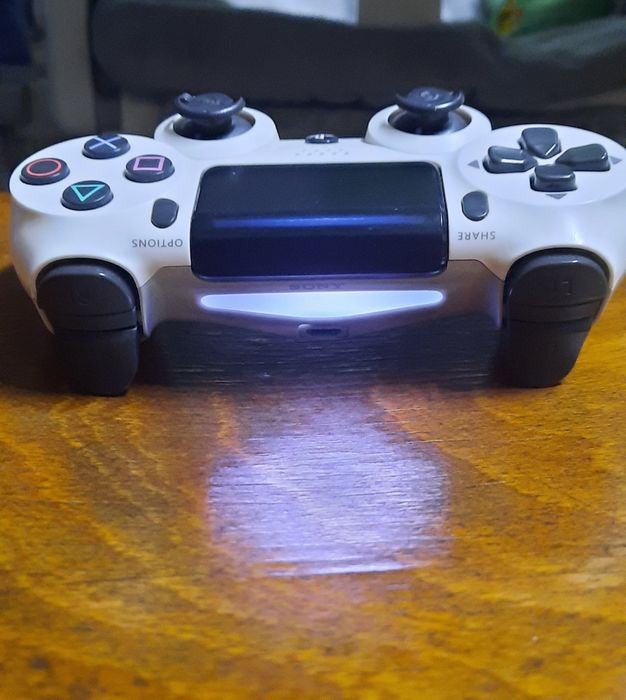Продам джойстик для ps4