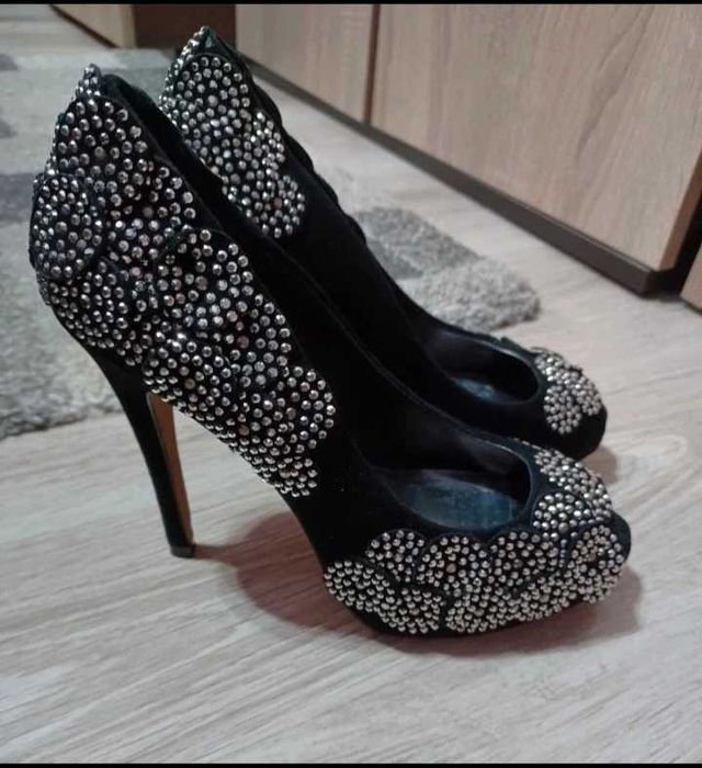 Pantofi dama Karen Millen, mar.37