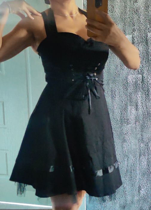 Черна къса рокля