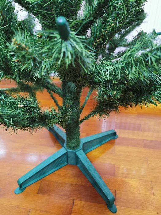 Brad artificial verde