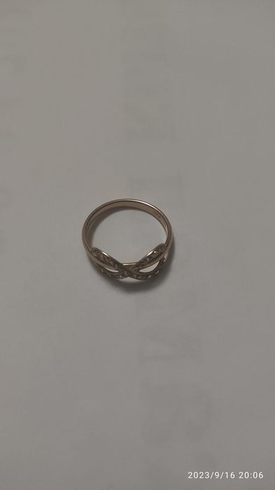 Продаётся золотое кольцо