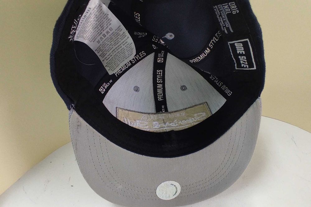 Оригинална нова спортна шапка ни