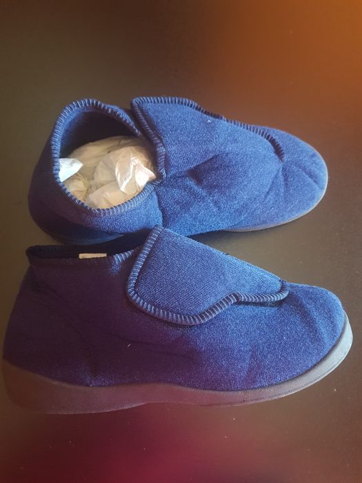 Пантофи 42 и 46 номер