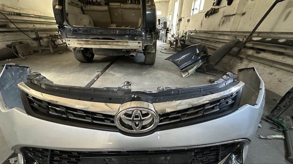 Верхная рещетка на тайота камри 55