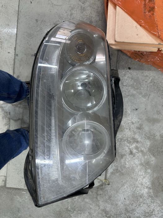 Продам фары на уаз патриот 2012