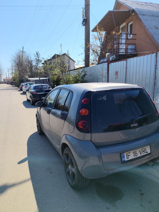 Vând Smart 4 uși 2005