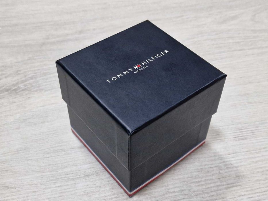 Дамски часовник Tommy Hilfiger KENNEDY, двуцветен, Rose Gold, Сребрист