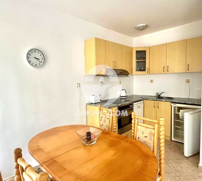 Тристаен апартамент в к-с „Глобъл Сити“, гр. Несебър