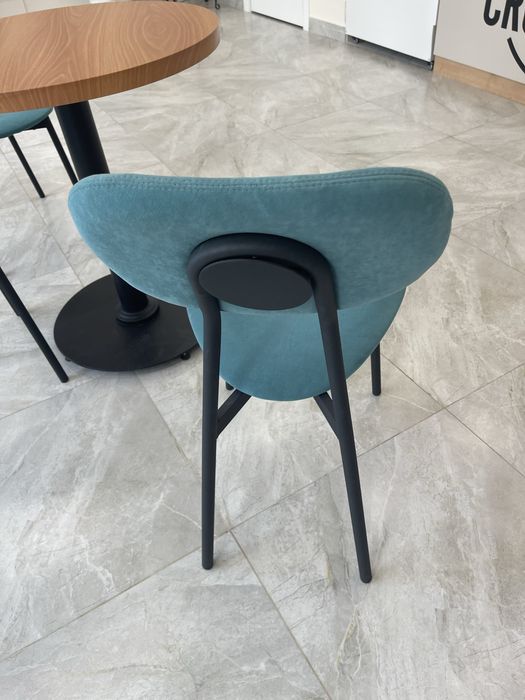 Продам столы и стулья в отличном состоНии