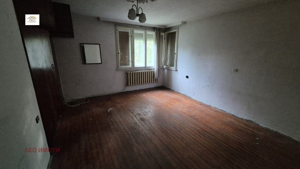 Продава се Четиристаен апартамент в Севлиево - 122 кв.м за 566 €/кв.м - Снимка #1