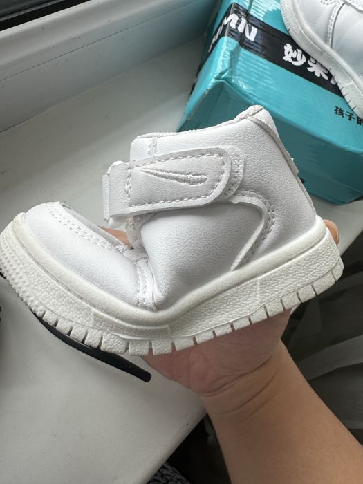 Кроссовки детские