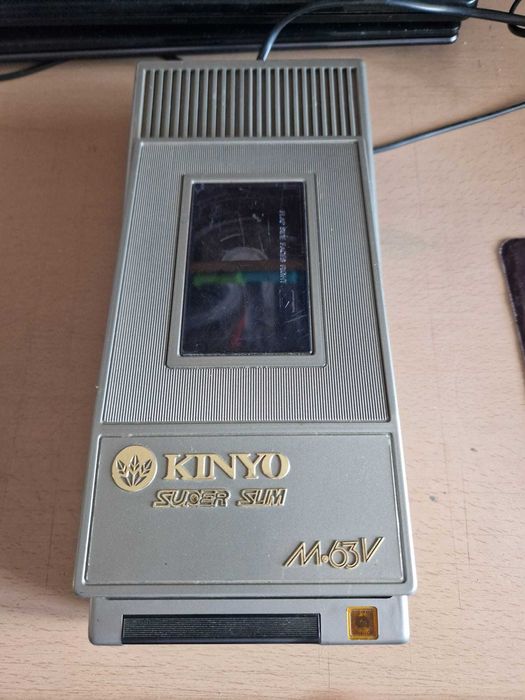 Derulator casete video VHS Kinyo super slim