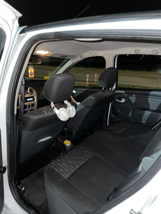 Vand Dacia Sandero 2010