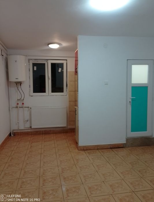 Închiriez garsonieră