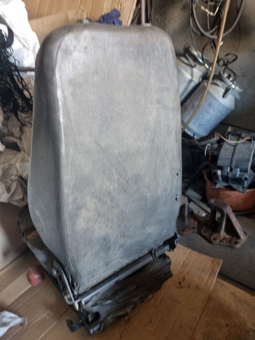 Продам сиденья для грузовиков.