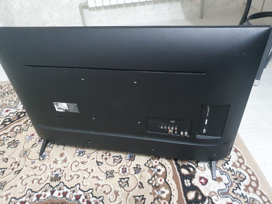 43'' Full HD телевизор с платформой Smart TV