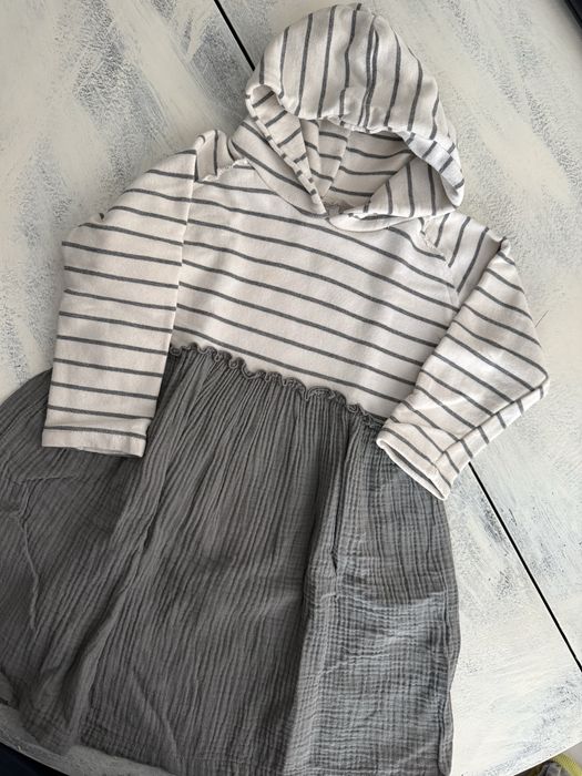 Рокля за момиченце с качулка Zara, 3-4 годинки