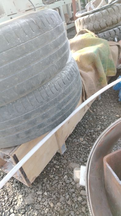 Продам два баллона R17