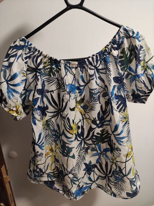 Bluza tip spaniol cu umerii goi