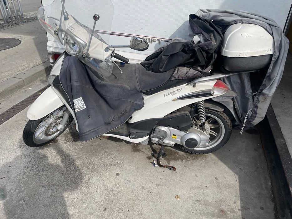 Scuter Piaggio 125 cm³ – 2014 – Automat – Alb – Acte Italia