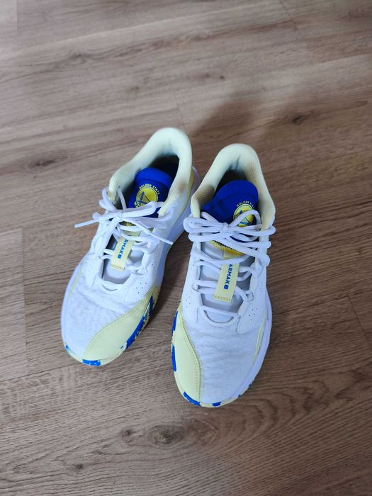 Продавам баскетболни маратонки