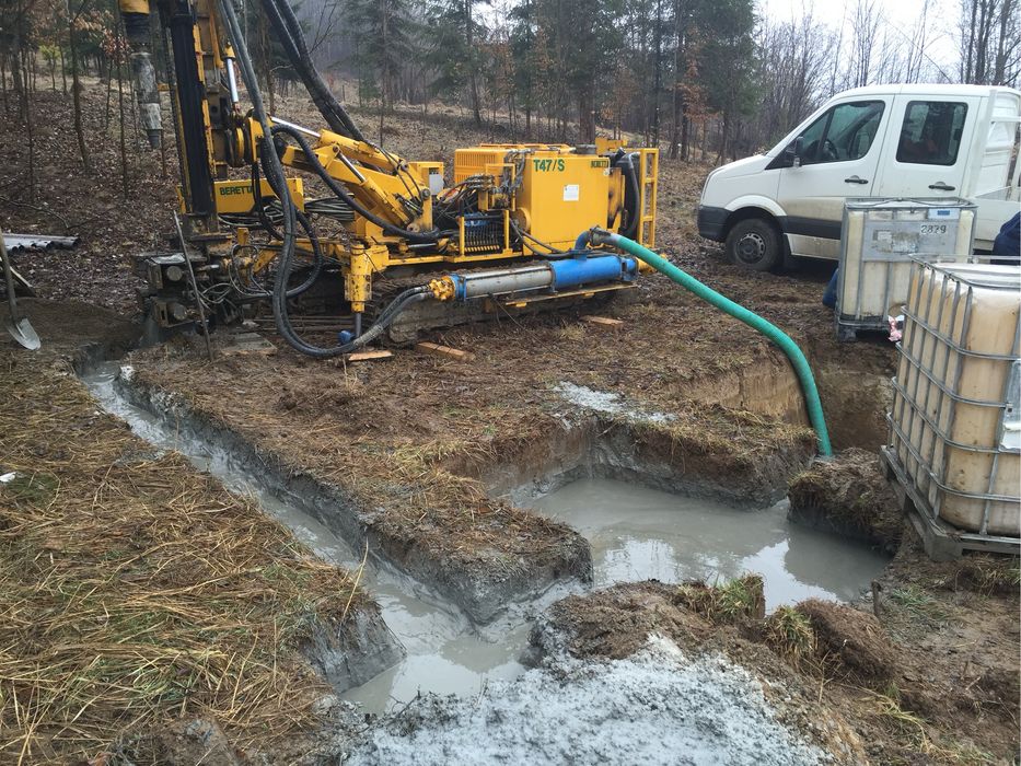 Foraje puturi de apa mica si mare adancime