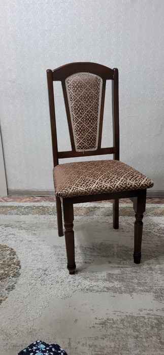 Стулья  4 штуки.