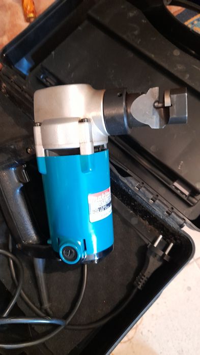 Продам высечные ножницы