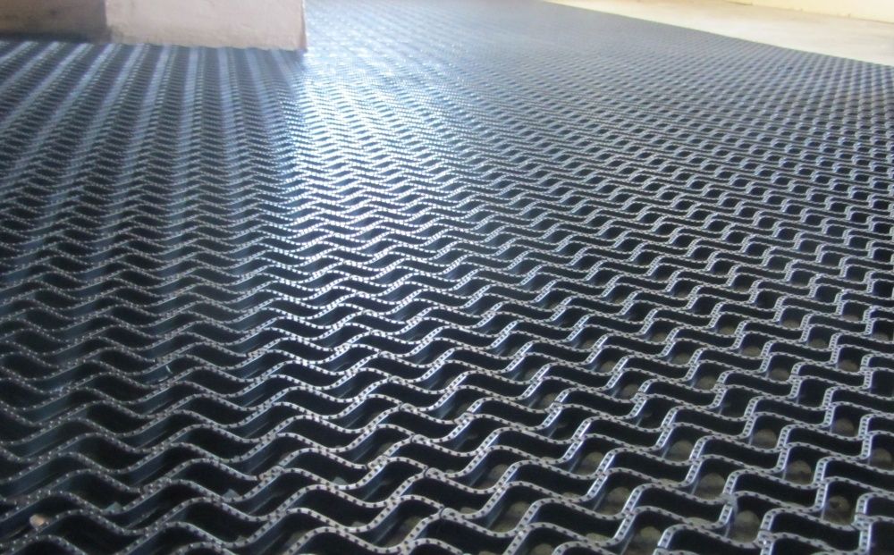 Антискользящие покрытия на ступени и лестницы