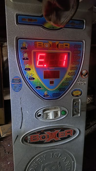 Aparat de joc , boxer pumnal