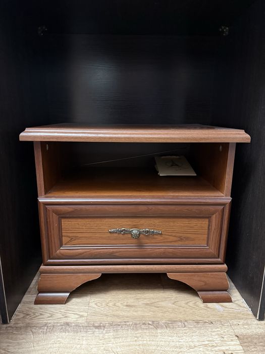 Кровать двуспальная тумбочки 2