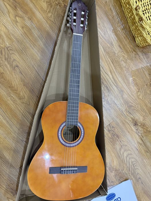 Гитара классическая полноразмерная (Yamaha 39)