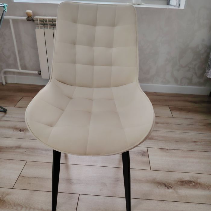 Продаю стулья новые