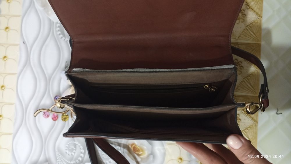 Продам женские сумки б/у