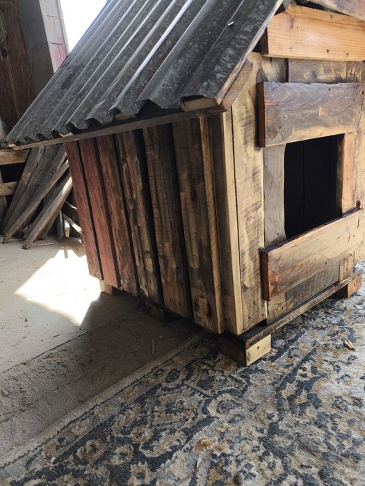 Будка собаки новая из доски