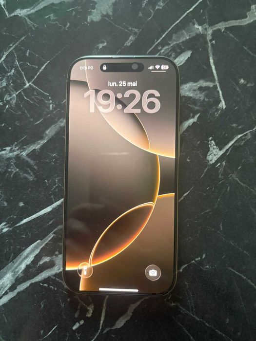 Vând iphone 16 pro